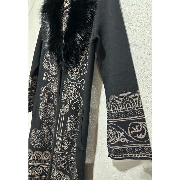 Chico’s Women’s Faux-Fur Collar Lurex Cardigan Black with Gold Size 0 - Picture 4 of 15